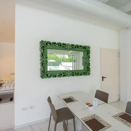 Ξενοδοχείο Carducci 4*