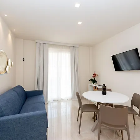 Ξενοδοχείο Carducci 4*